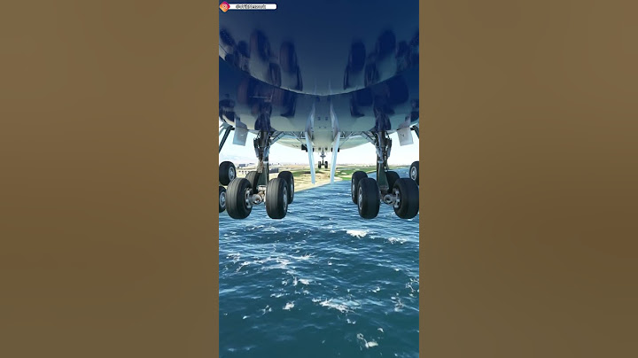 Display of Airplane Wheels When Landing #Shorts