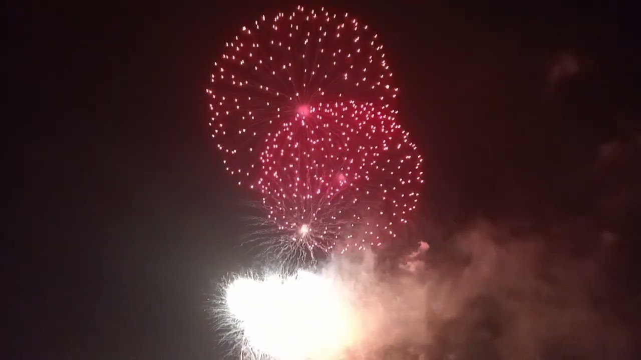 Đốt pháo hoa cầu Hóa An-29/1 âm lịch