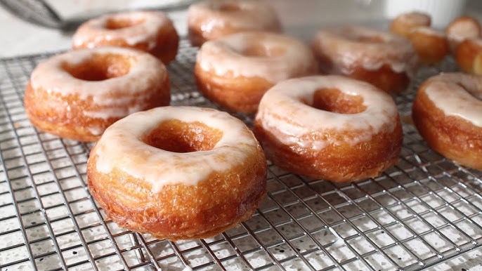 Croissant Donut: Homemade Recipe from Crescent sheets - A Sparkle of Genius