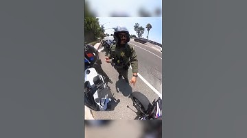Moto cop pulls over three bikers at once 🚨 (via 21s1krr/ig)