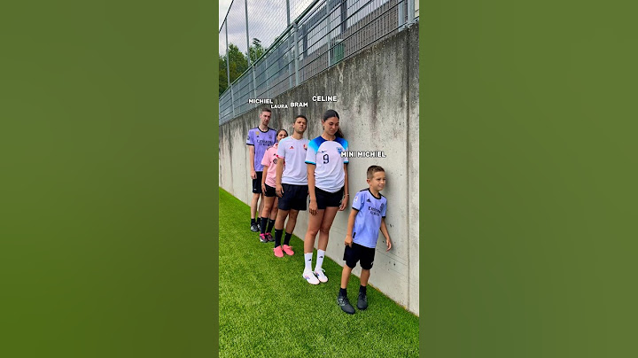 Wall or Fall?! 🙈⚽️