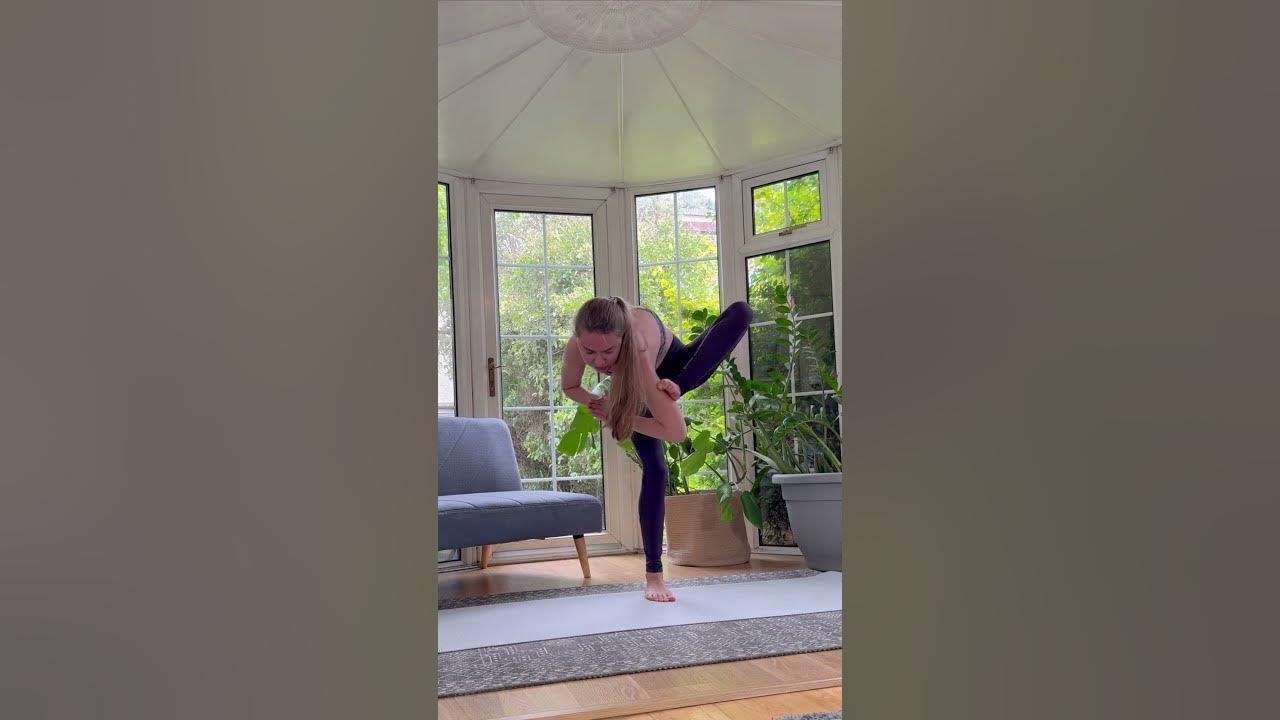 How to do Flying Dragon Pose #flyingdragon #advancedyoga #yogapostures #yogaskills  #motivation
