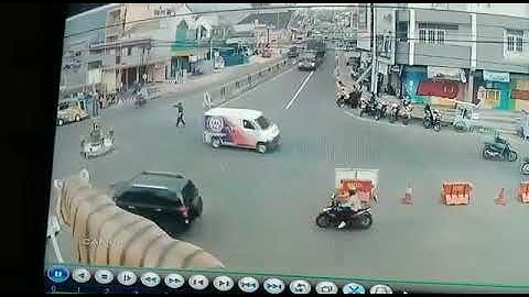 CCTV - KECELAKAAN REM BLONG PEREMPATAN KERTEK WONOSOBO