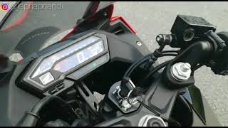 Kelebihan naik motor tu , hujan gak kepanasan,panas gak kehujanan