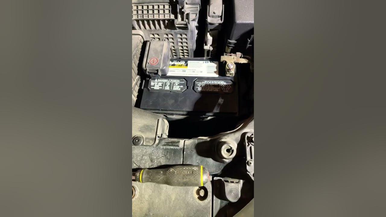 How To Replace Car Battery, Hyundai Santa Fe - YouTube