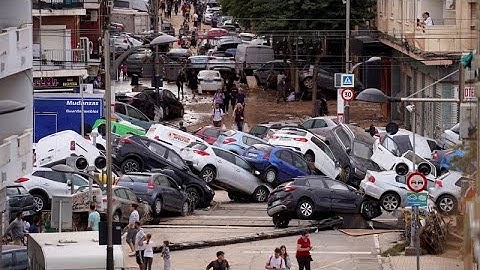 Inondations en Espagne : bilan provisoire d'au moins 158 morts