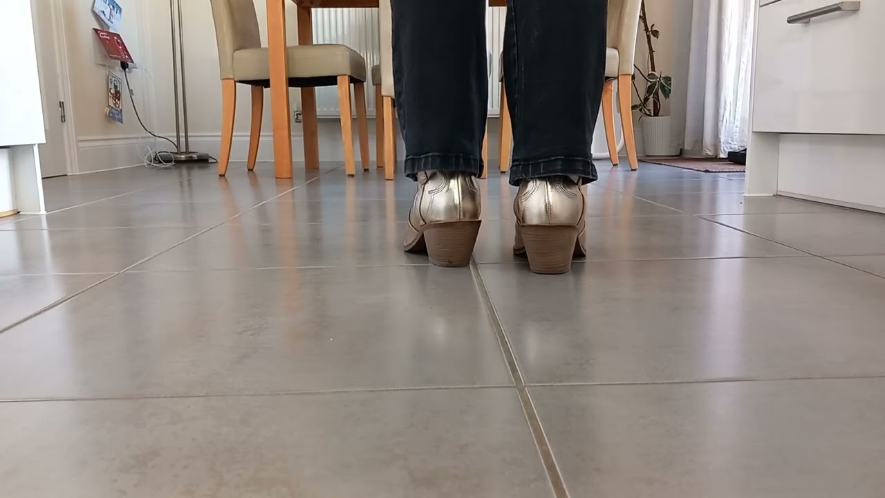 Right kick ball change