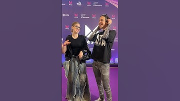 Молодой Платон и Акулич впервые на красной дорожке!Пришли на гала-ужин премии МУЗ-ТВ #молодойплатон