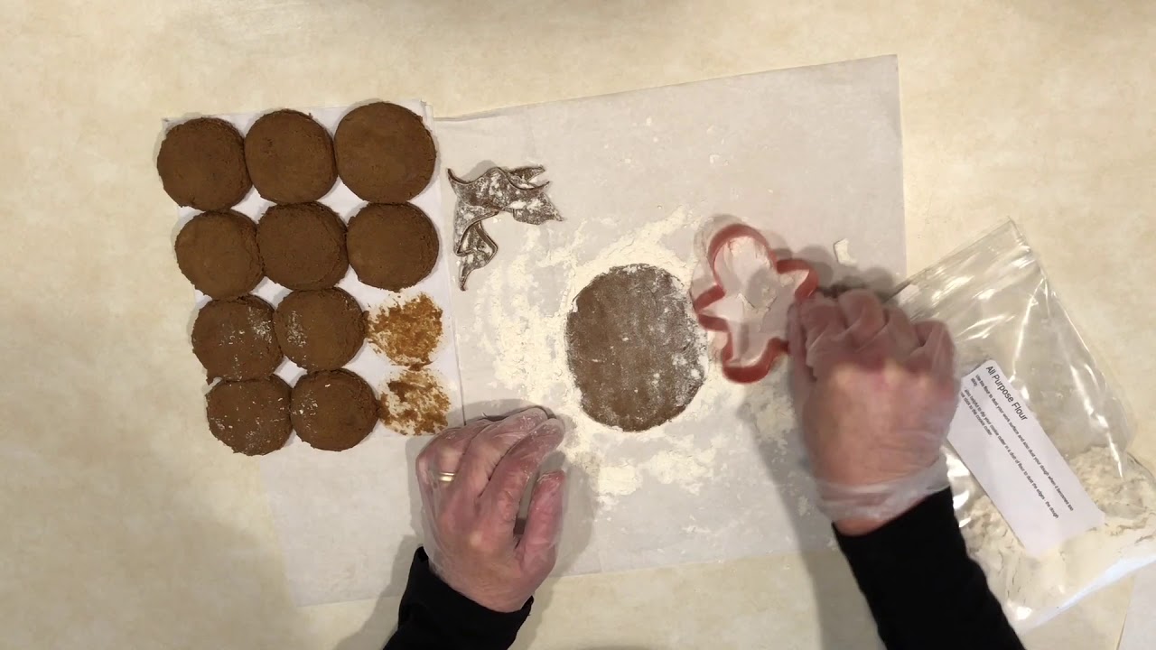 Gingerbread Man Holiday Decorating Kit