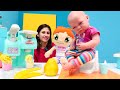 Ayşe ile bebek bakma oyunları. Tuvalet eğitimi. Milkshake yaparken Ela'nın tuvaleti geliyor!