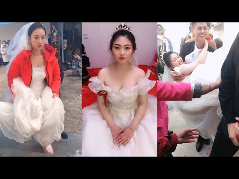 美丽的姑娘嫁给了爱情微微一笑触动心房爱笑的女孩运气都不会差笑口常开好运自然来最美新娘#中国婚礼#婚闹现场