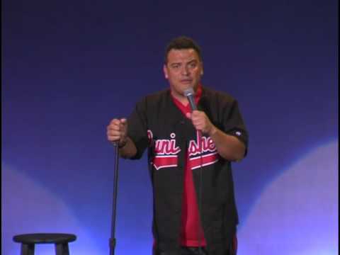 Video: Carlos Mencia Thamani halisi: Wiki, Ndoa, Familia, Harusi, Mshahara, Ndugu