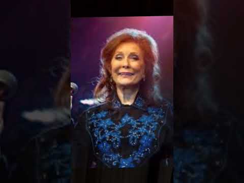 A Tribute to the Queen of Country: Remembering the Timeless Legacy of Loretta Lynn