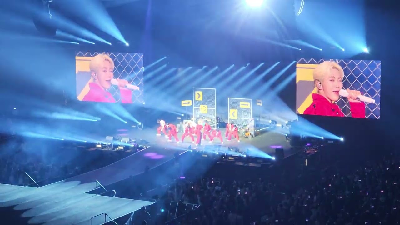 220828 4K60 SEVENTEEN (세븐틴) WORLD TOUR[BE THE SUN] MANSAE (만세) LEFT&RIGHT VERY NICE IN WASHINGTON DC