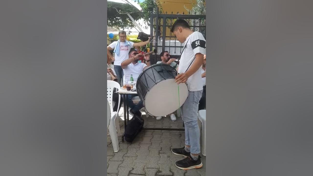 Kadir Akay Bana Sor (davul sesine dikkat zurna duyulmuyor maşaAllah