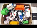 走る走る、救急車ミニカー坂道走る。走行テスト！Running, running, ambulance miniature car hill running. driving test!