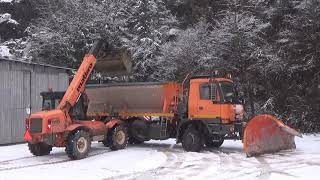 Tatra 815 4x4 zimní údržba sypač, nakládka 8 tun štěrku. Nakladač Matbro TS270, SÚS JMK, Sloup.