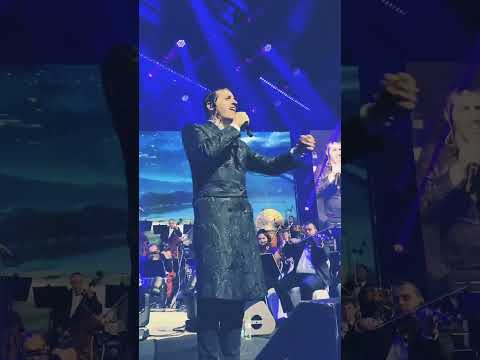 ״עברתי בחושך״ בניני האומה בליווי הפילהרמונית.