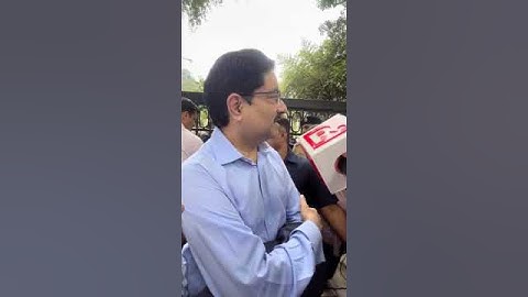 #KumarMangalamBirla Arrives at Last Rites of Ratan Tata Sir🥲 #shorts