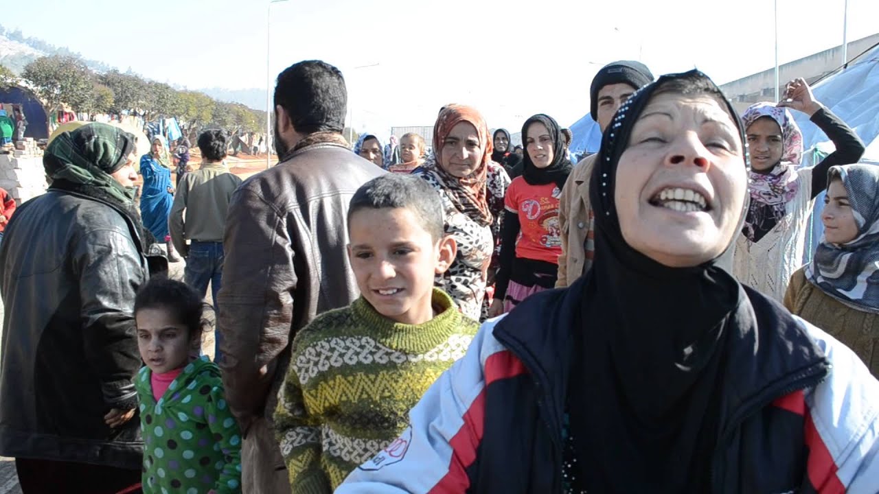 مخيم باب الهوى وحالة من الهلع بعد الغارة الجوية على المعبر 22 12 2013