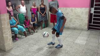 13-year-old performs 500+ juggles of a soccer ball screenshot 3