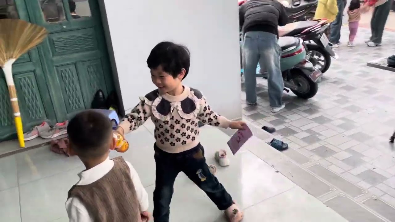 Hóa vàng Xuân 2025 tại nhà ông Cán