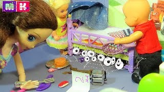 КАТЯ И МАКС ВЕСЕЛАЯ СЕМЕЙКА ПОДКРОВАТНЫЕ МОНСТРИКИ. Мультики куклы смешные видео КАТЯ И МАКС ВЕСЕЛАЯ СЕМЕЙКА ПОДКРОВАТНЫЕ МОНСТРИКИ. Мультики куклы смешные видео