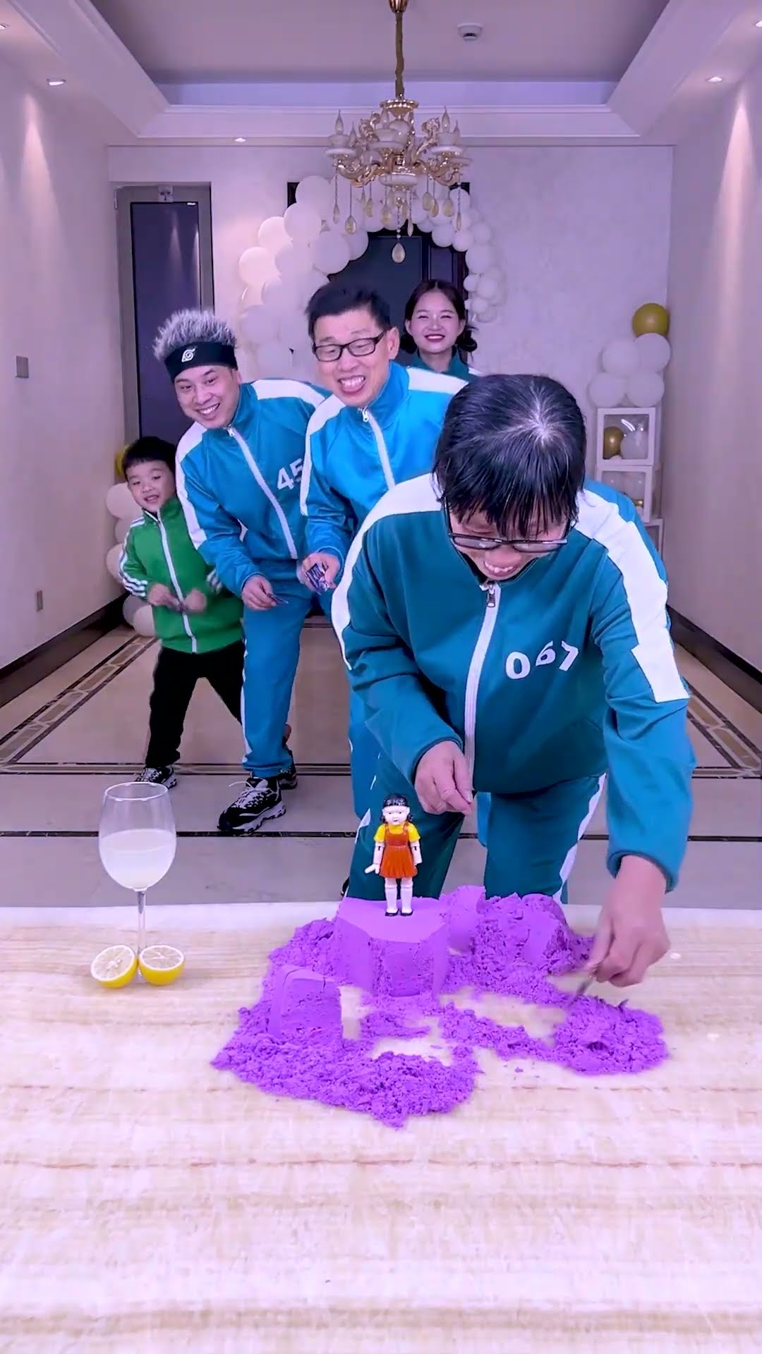 Slice The Hill Challenge  Drink Lemonade If You Fail#Funnyfamily#Shorts#Squidgame #Partygames