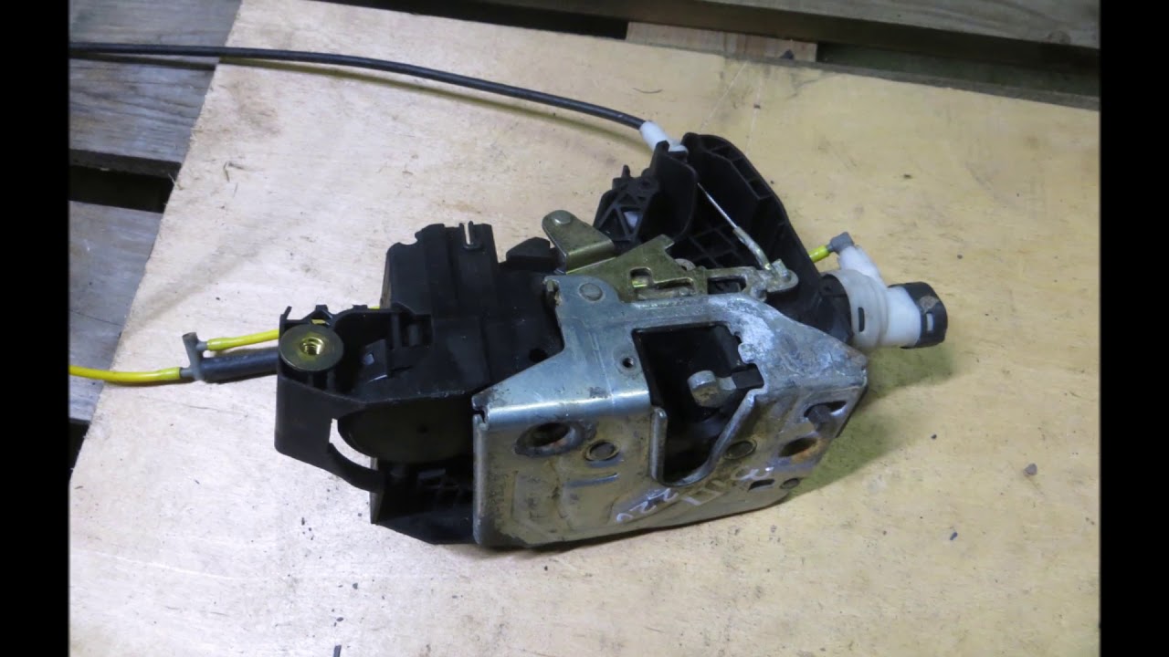 Как снять замок w220 Как снять замок w220