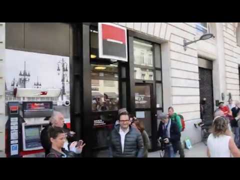 Rue89 Bordeaux • Hommage au CAC 40 lors de la Fête à Macron de Bordeaux • 05 mai 2018