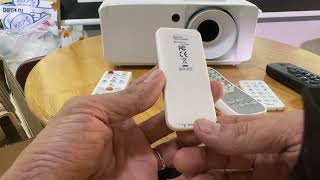 Remote đieu khien may chieu Optoma qua cac the he nhin tu ZH350