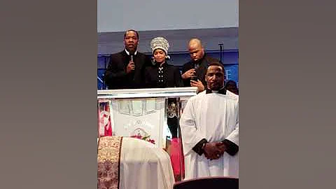 Bishop David Wallace (Craig)
