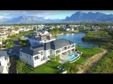 top-billing-features-a-spectacular-val-de-vie-home-by-designer-clinton-savage-|-full-insert