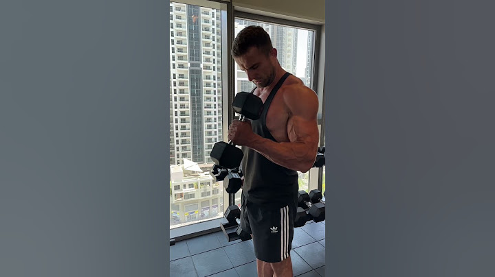 Chcesz duży biceps? ZRÓB te 3 ćwiczenia!  #trening #shorts