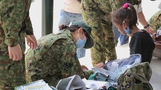 ネパール地震・カトマンズ市内 食料配給・自衛隊の医療