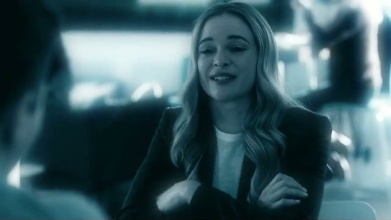 The flash season 8 episode 7 Captain Krammer vs Gold face|Barry escapes the wrist bomb