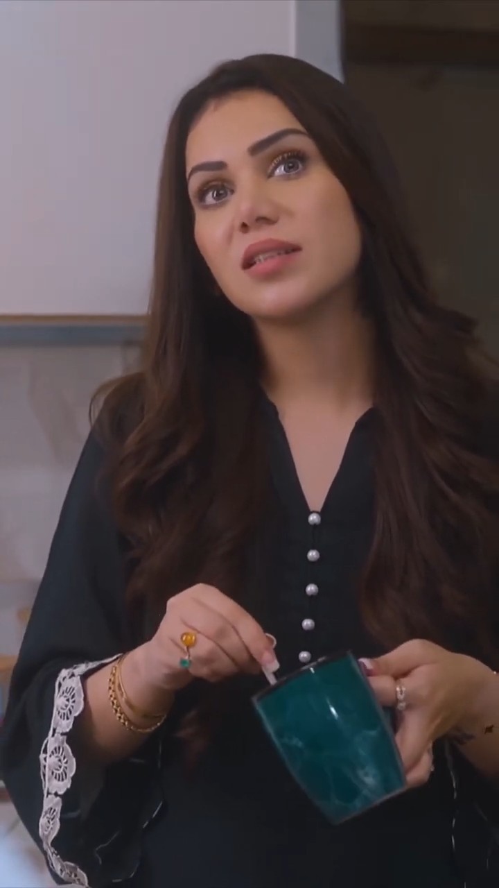 Ahad Ki Shadi Karwa Dein... #naqaab  #hinatariq  #ghanaali  #shorts
