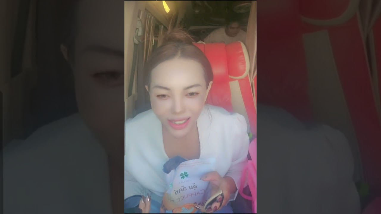 แม่อุ้ม!!แต่งตัวให้ศิลปิน#ยูกิไหทองคำ #พีพี #แม่อุ้ม 