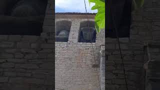 Volteo de campanas por inicio de fiestas en Echarri de Etxauri (Navarra)