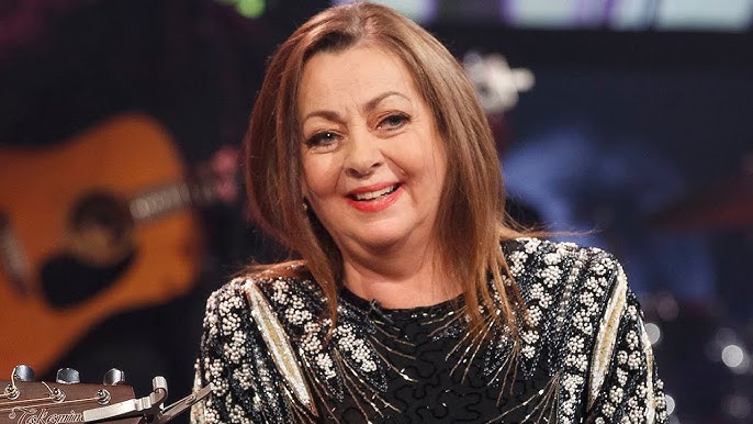 Sandy Kelly's friendship with Johnny Cash | The Late Late Show | RTÉ One -  YouTube