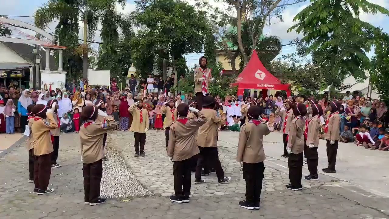 GERAK JALAN TINGKAT SD...SDN 5 LANDO..perempuan