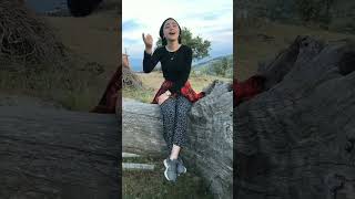 Fistan Giyen Kız Çekiciliği