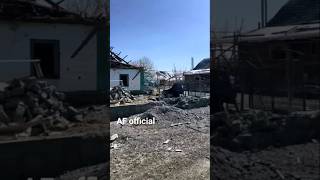 housing in Ukraine has been badly destroyed by Russian artillery attacks #shorts