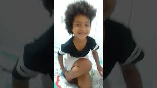 Alana Tentando Acha A Melançia
