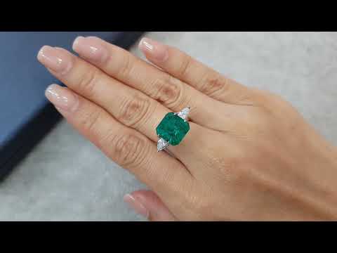 Vivid Green Colombian Emerald 5.95 ct, Gubelin Video  № 1