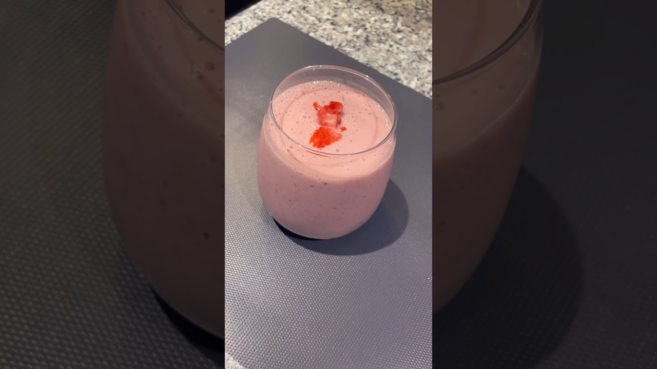 Healthy smoothie recipe coming up. Beat the summer heat with this power packed easy smoothie recipe✨