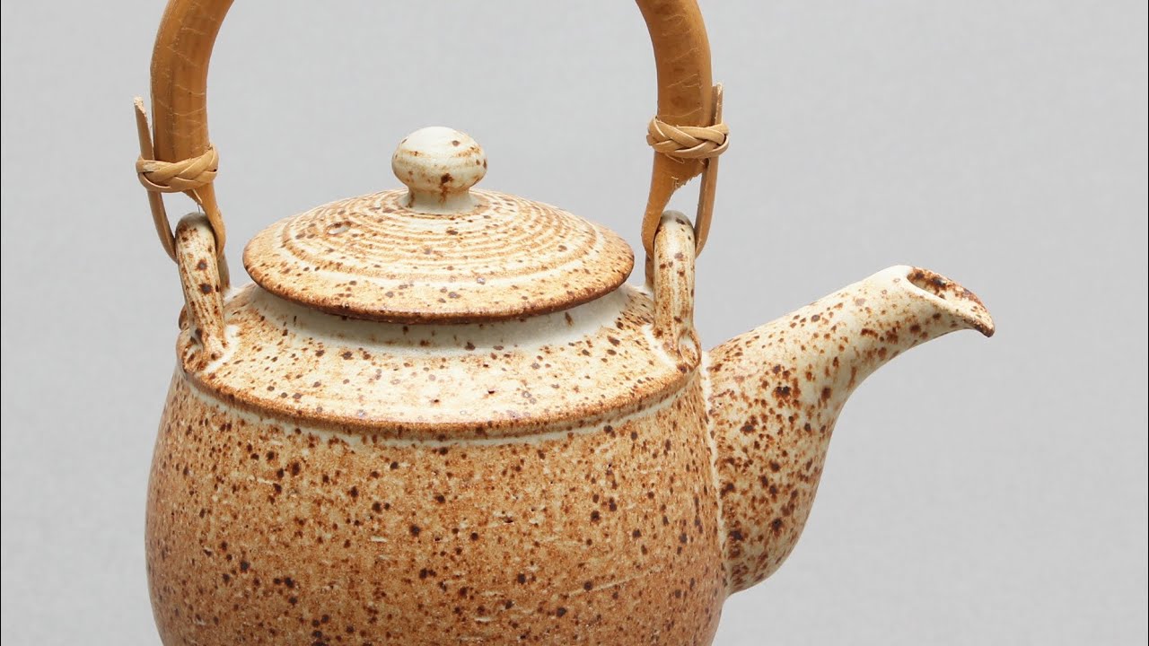 410. Throwing an Over-hung Bamboo Handled Teapot with Hsin-Chuen