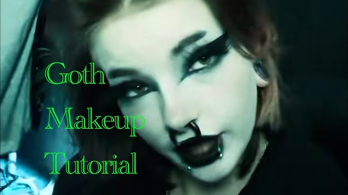 How to Perfect the Goth Makeup Trend for Fall 2015 – StyleCaster