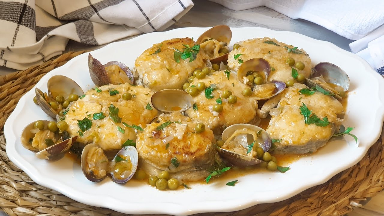 Merluza en salsa con almejas, facil y muy rica