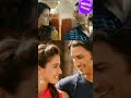 Song,Kaun tujhe yoon pyar karega,Jaise main karti hoon. कौन तुझे यूं प्यार करेगा जैसे मैं करती हूं।